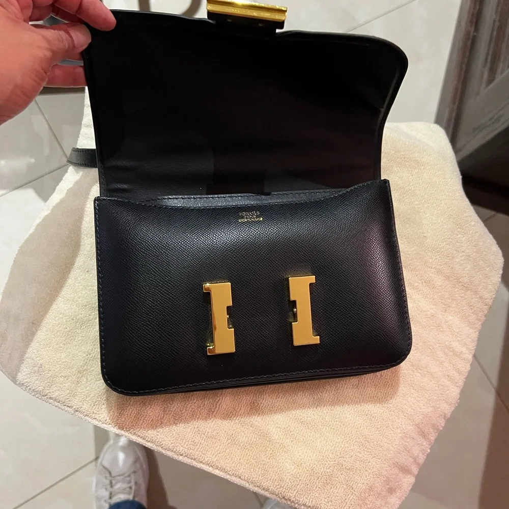 Black crossbody - Picture 9 of 10